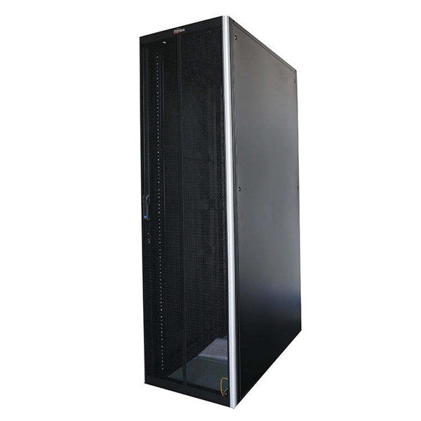 How many network ports does the core switch have 